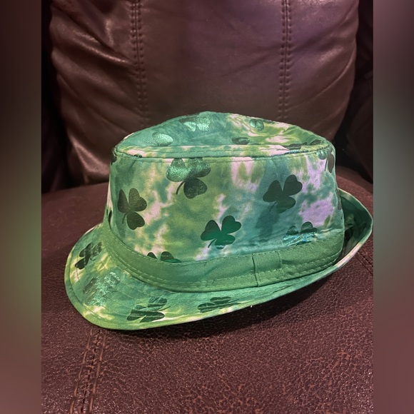 Green & White Tie Dye with Shimmery Green Shamrock Hat for Costume Dress Up! - Picture 5 of 5